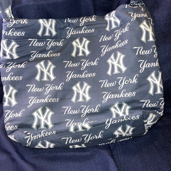 New York Yankees purse - Picture 2 of 3